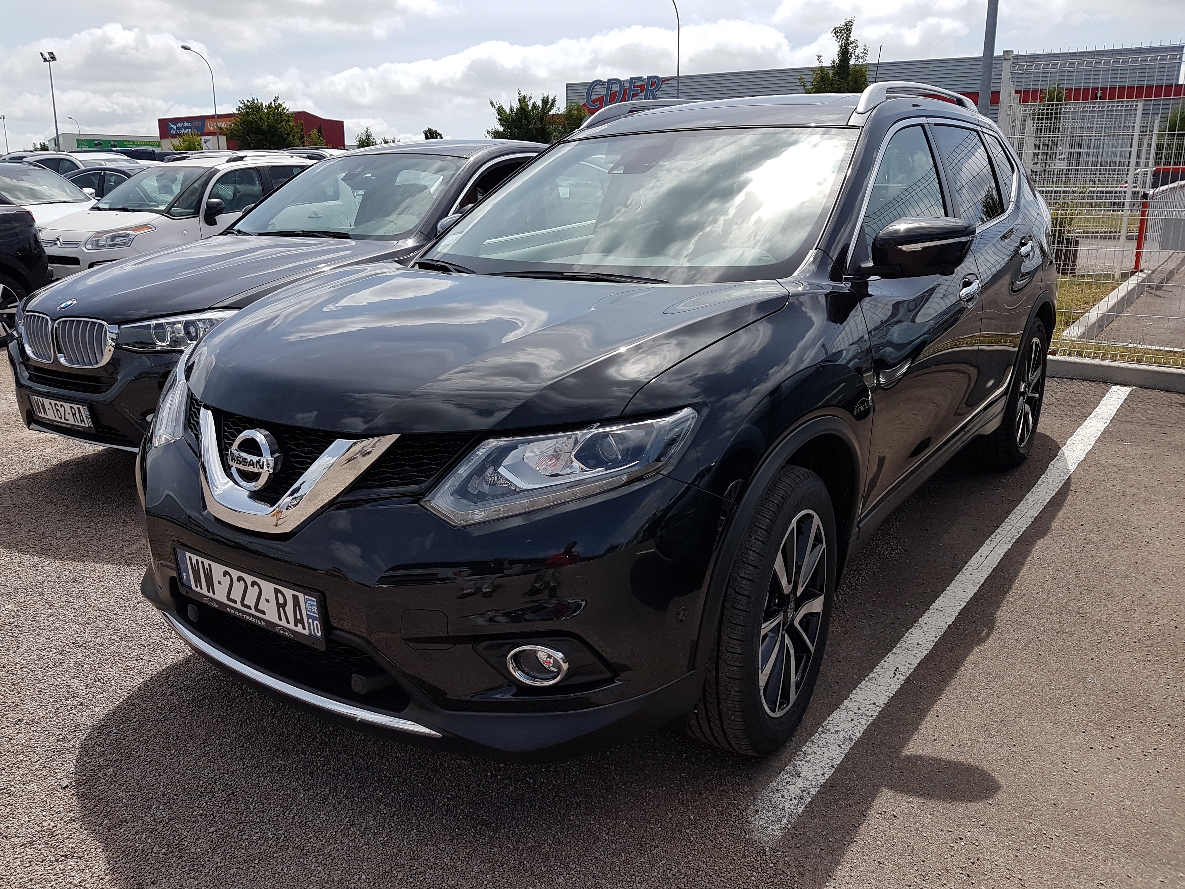 Avis-mandataire-auto-Emotors-Nissan-X-trail-Tekna-dci-130-7pl-4x4.