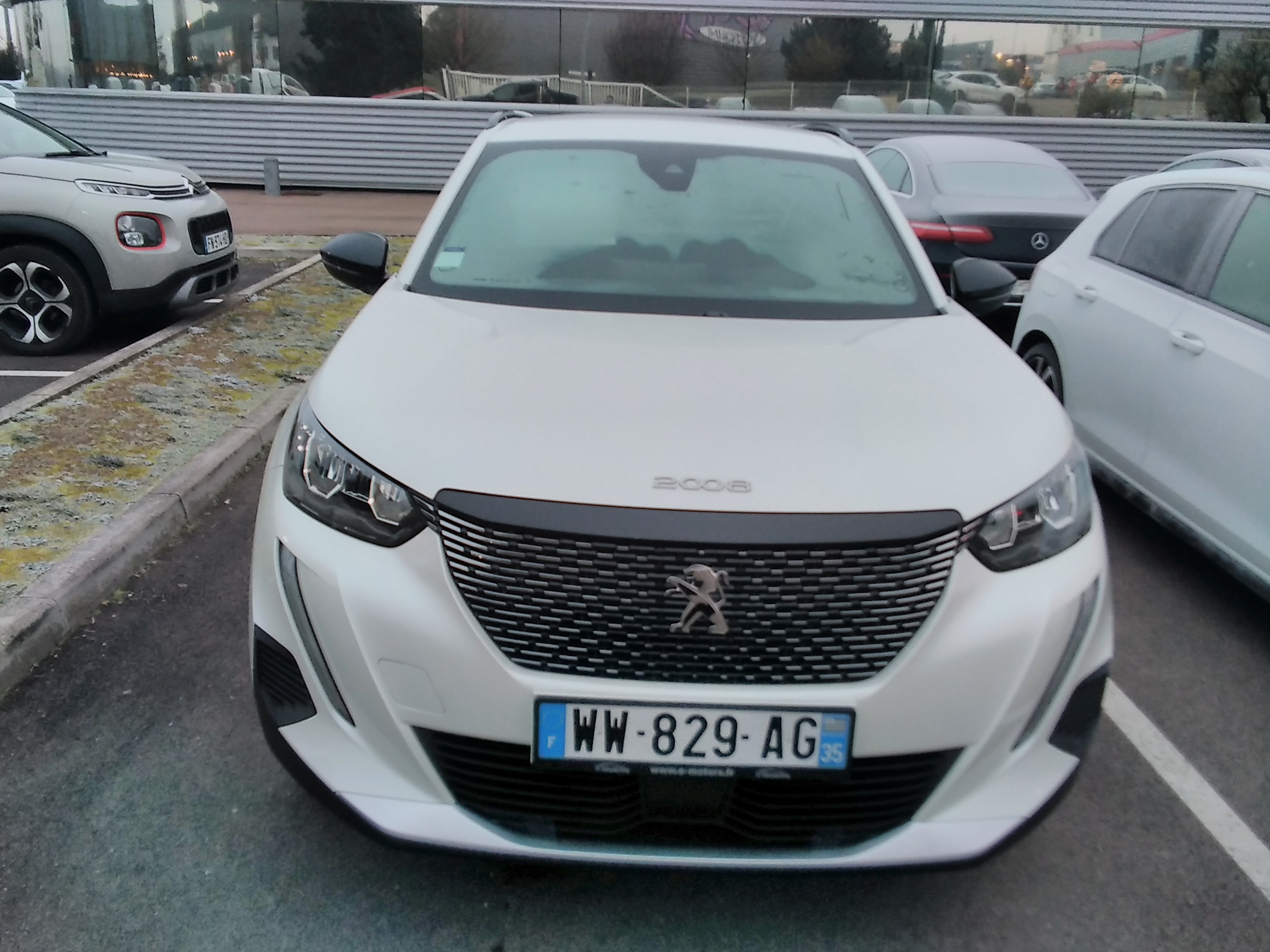 Avis-mandataire-auto-Emotors-Peugeot-2008-Bluehdi-130-eat8-allure-pack.