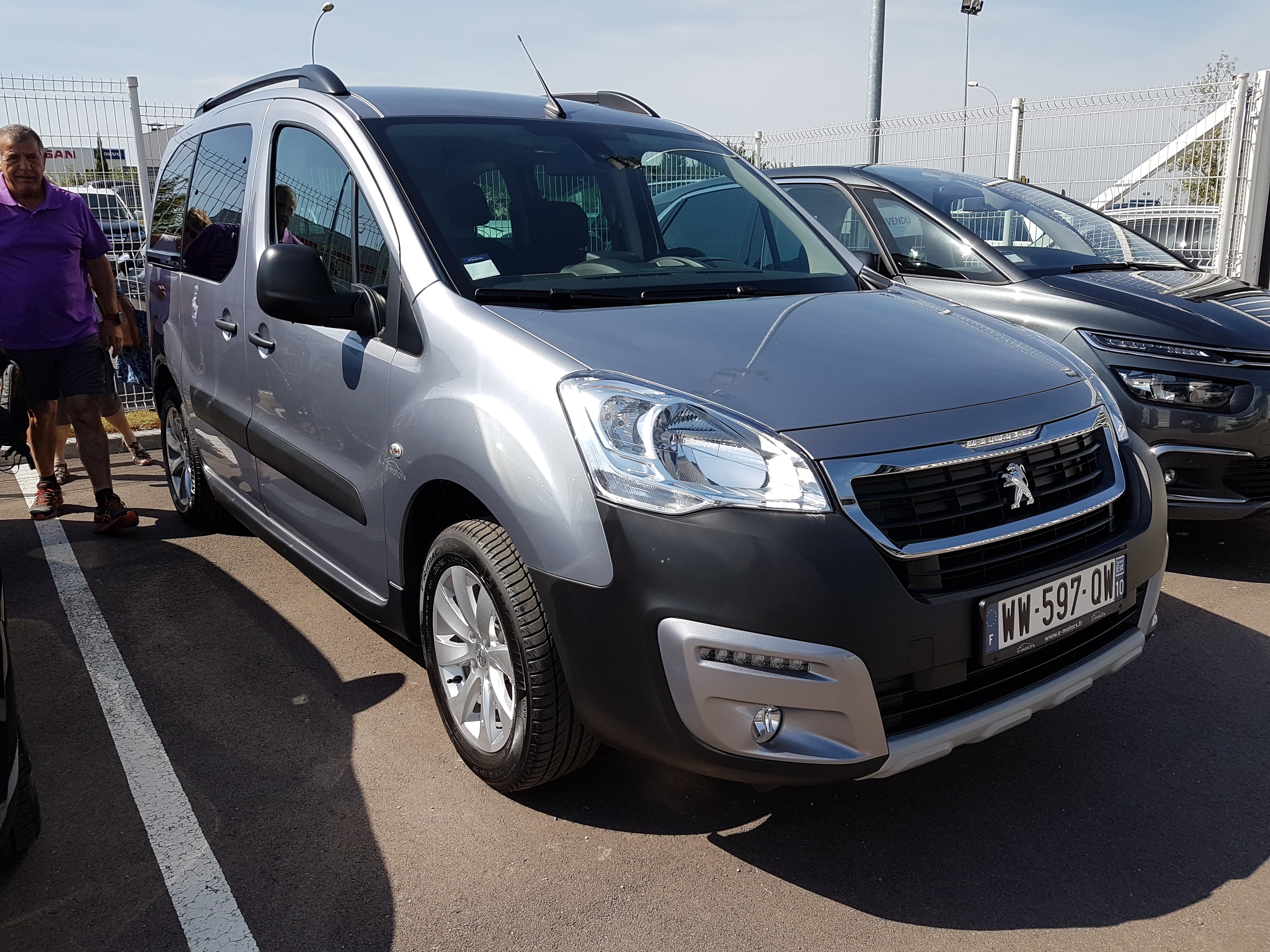 Avis-mandataire-auto-Emotors-Peugeot-Partner-tepee-Outdoor-bluehdi-120.