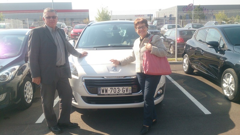 Avis-mandataire-auto-Emotors--Peugeot-5008-allure-bluehdi-120-plus-7-places-.