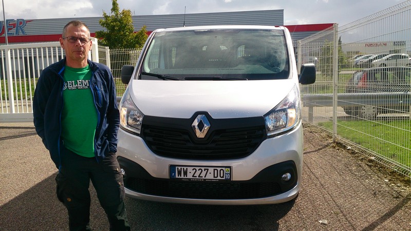 Avis-mandataire-auto-Emotors--Renault-trafic-combi-zen-dci-115-9places-.