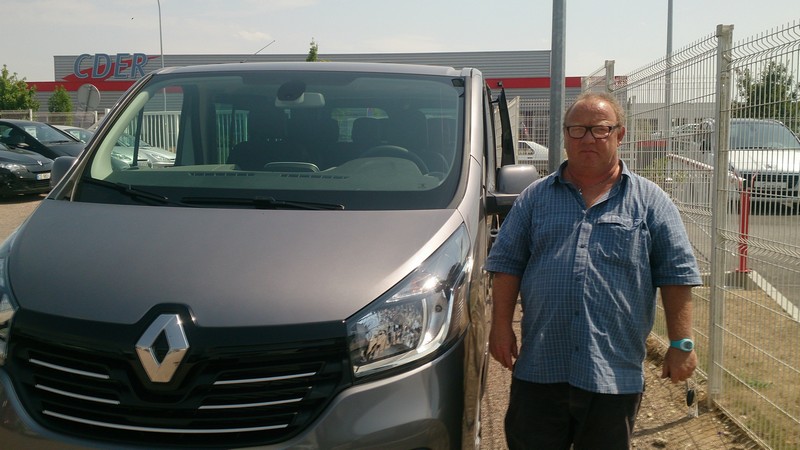 Avis-mandataire-auto-Emotors--Renault-trafic-combi-intens-l1-dci-120-energy-8-places-.