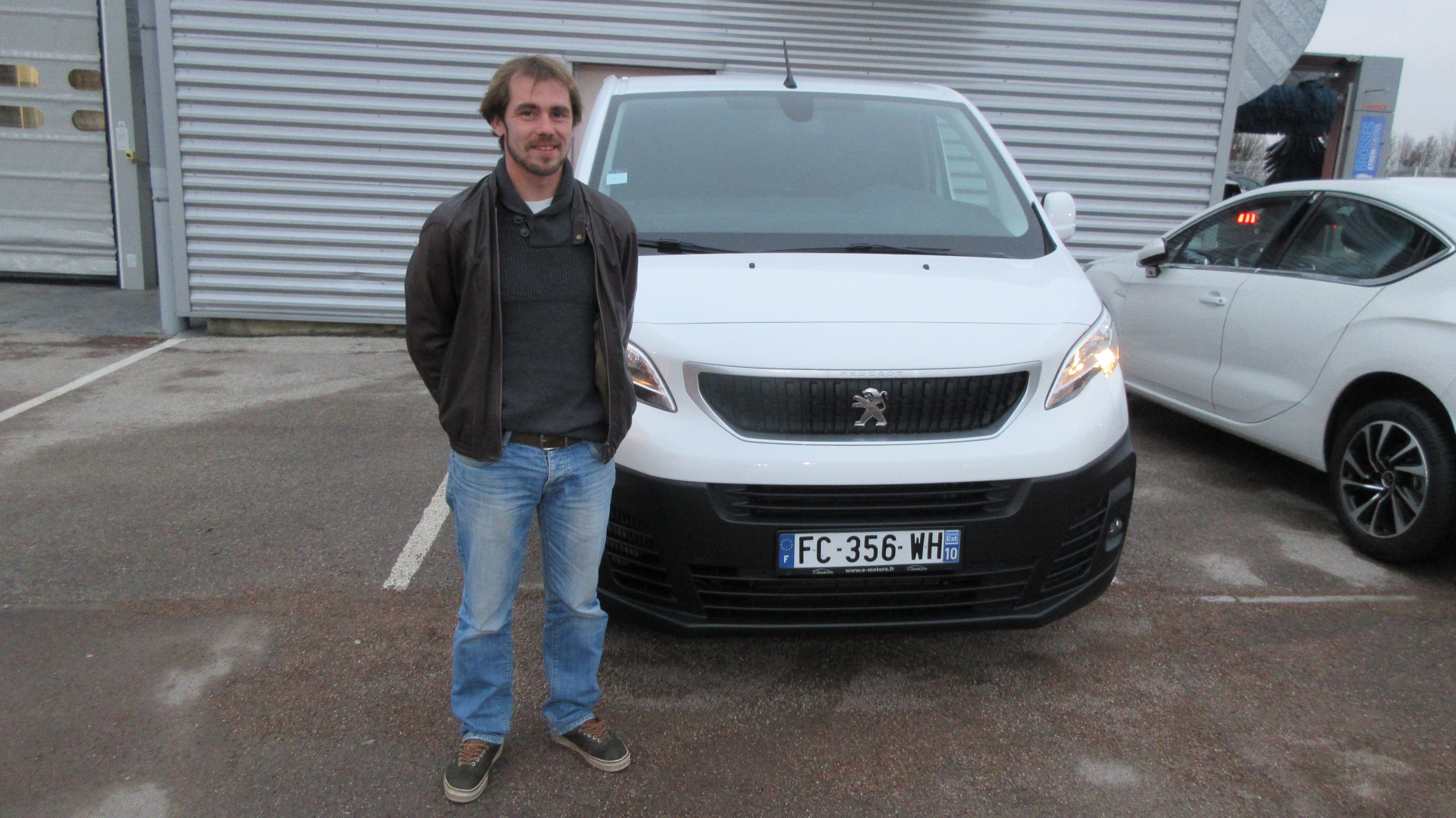 Avis-mandataire-auto-Emotors-Peugeot-Expert-fourgon-Expert-fgn-tole-long-premium-bluehdi-120-s-s.