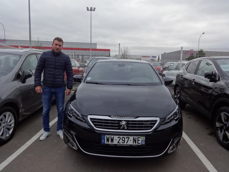 Avis-mandataire-auto-Emotors-Peugeot-308-Gt-line-puretech-130.