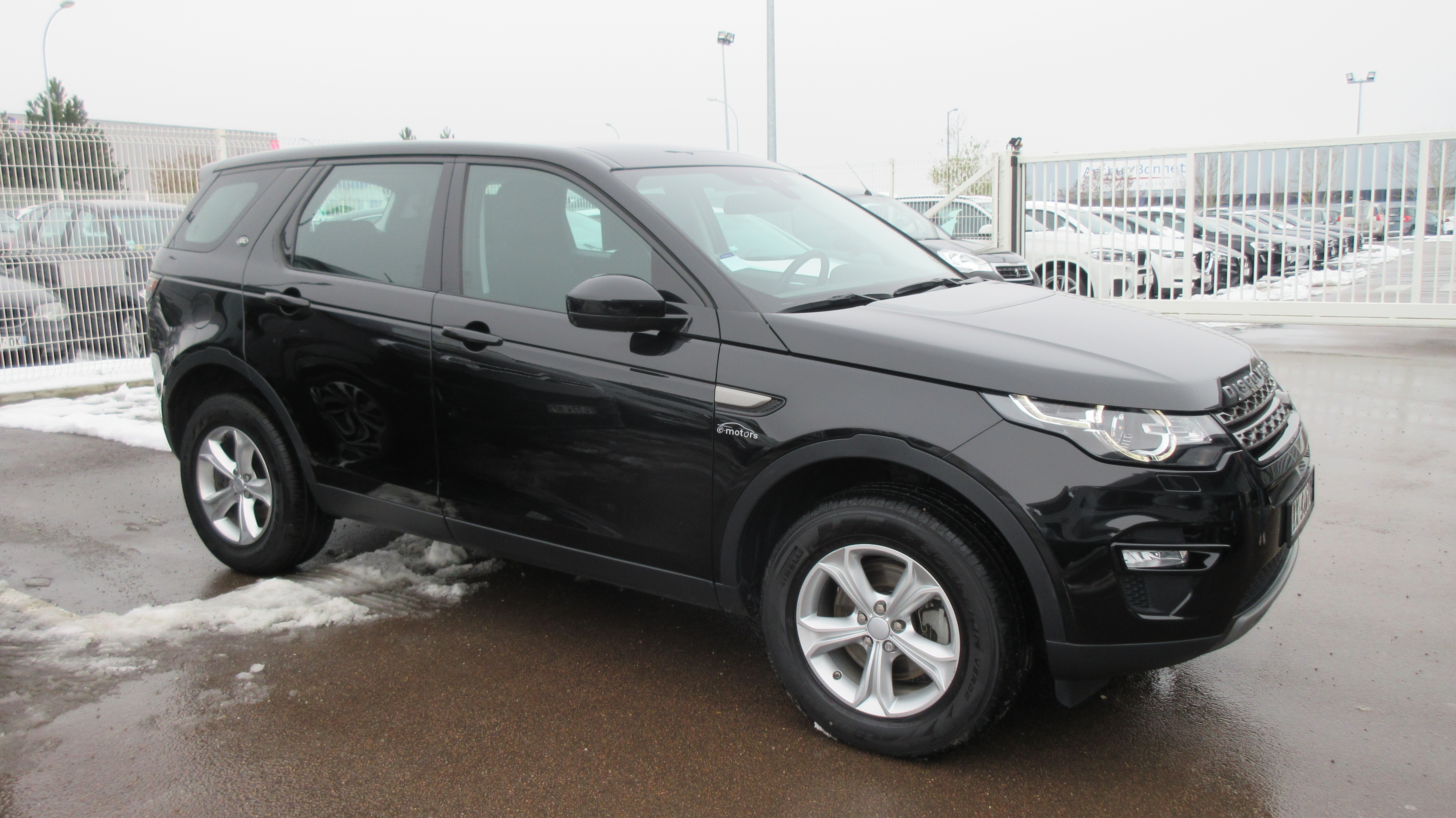 Avis-mandataire-auto-Emotors-Land rover-Discovery-sport-Mark-se-td4-150-7-places.