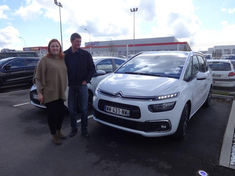 Avis-mandataire-auto-Emotors-Citroen-Grand-c4-picasso-Feel-bluehdi-150-s-s-eat6.