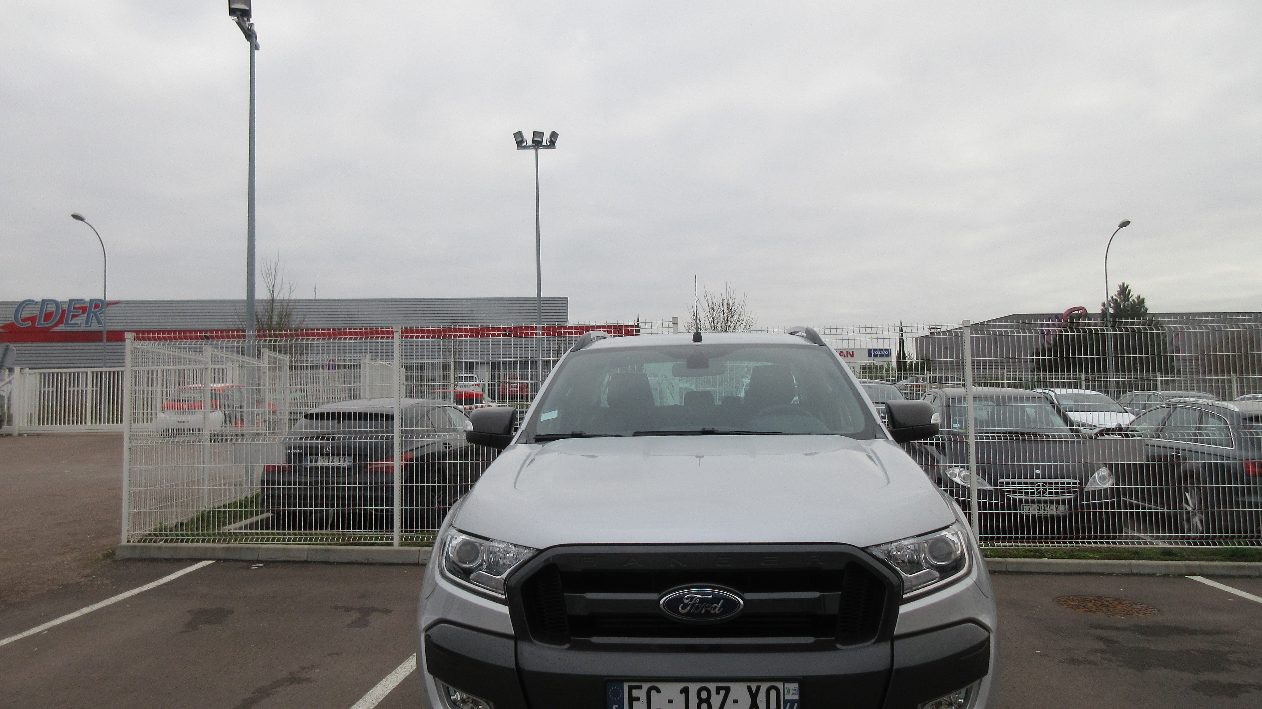 Avis-mandataire-auto-Emotors-Ford-Ranger-Double-cabine-wildtrak-tdci-200-4x4-auto-plus-attelage-plus-pack-offroad-plus-rideau.