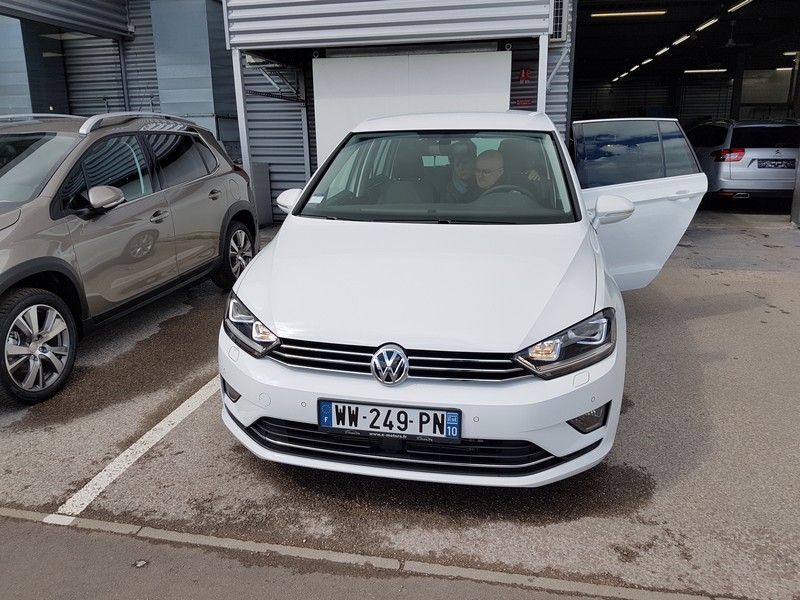 Avis-mandataire-auto-Emotors-Volkswagen-Golf-sportsvan-Carat-tsi-150-dsg7.