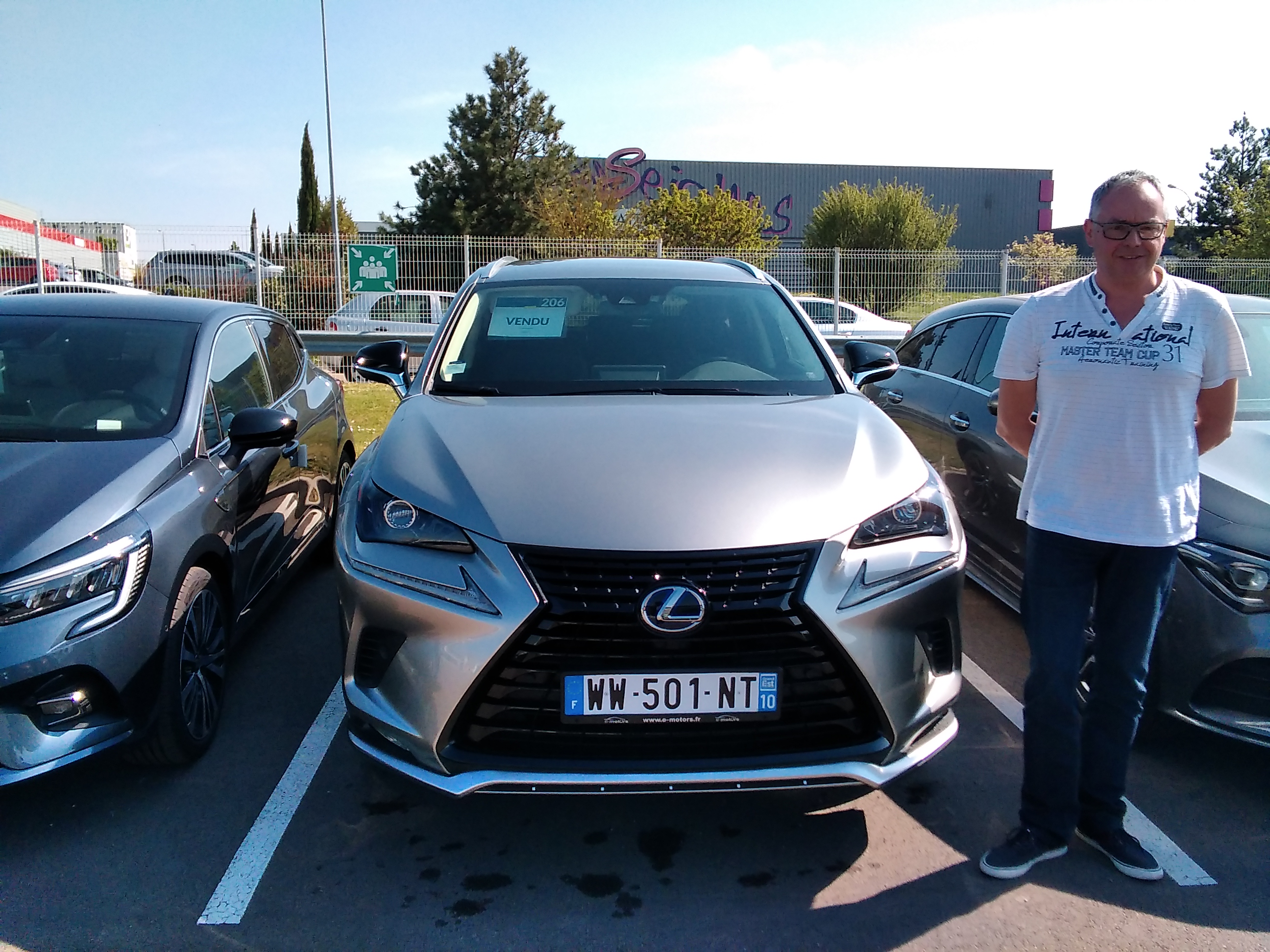 Avis-mandataire-auto-Emotors-Lexus-Nx-300h-pack-4x4-plus-navigation-premium.