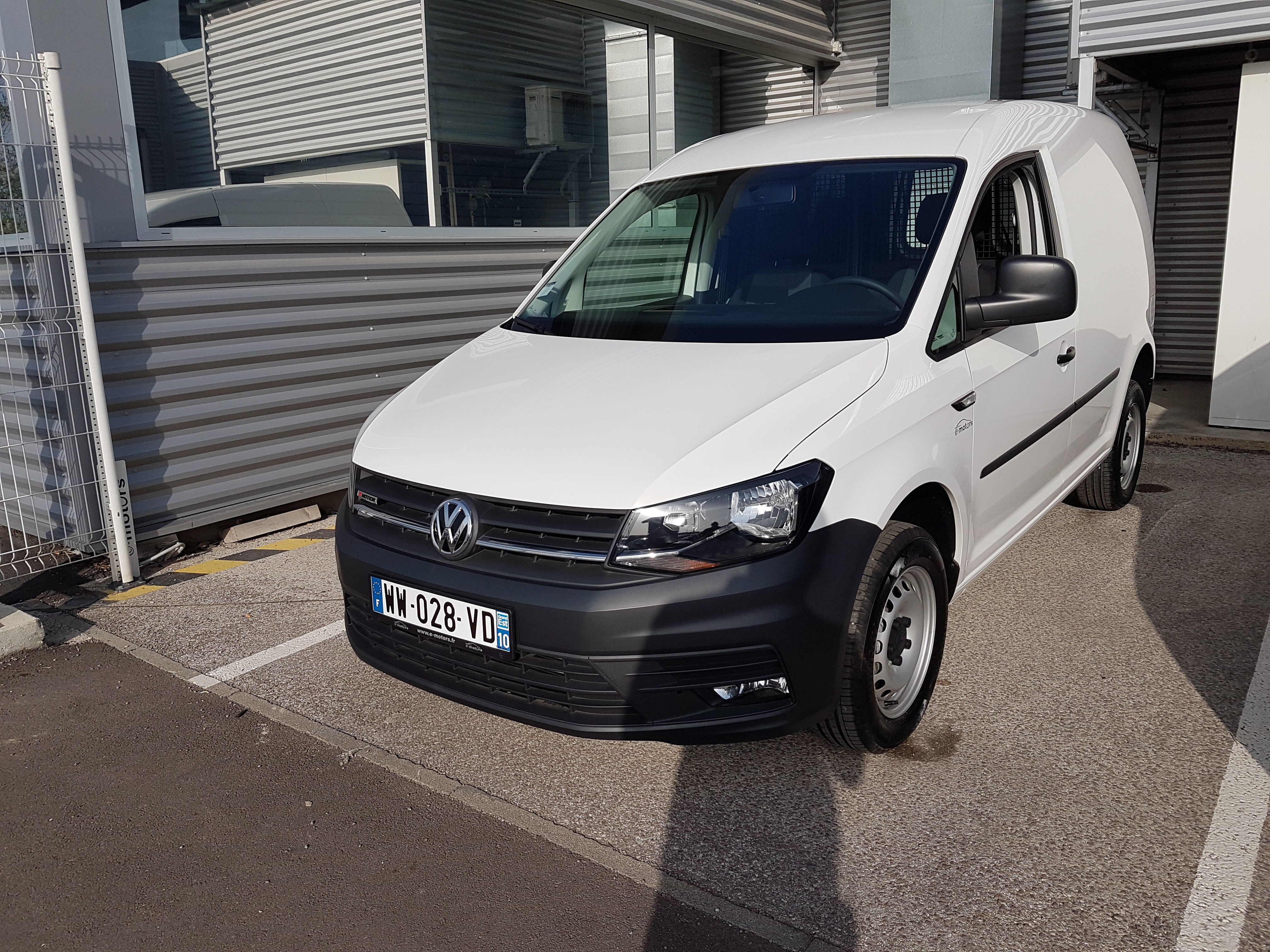 Avis-mandataire-auto-Emotors-Volkswagen-Caddy-van-Business-line-tdi-110-4x4.