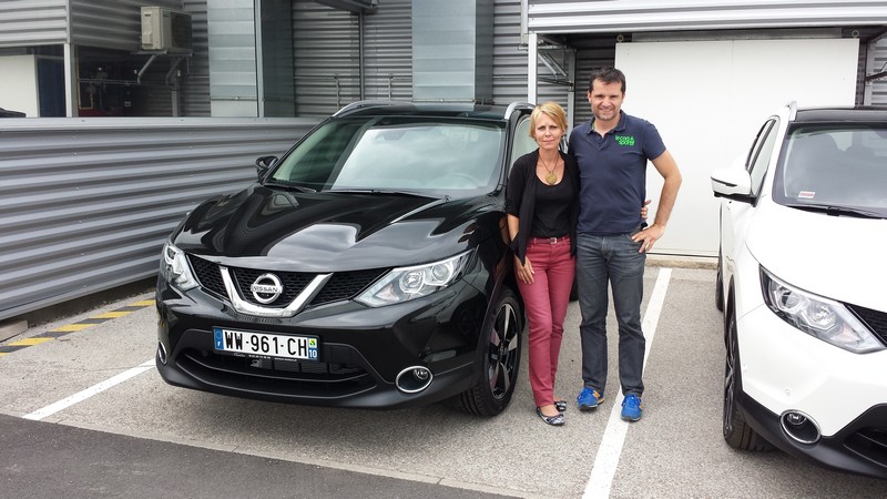 Avis-mandataire-auto-Emotors--Nissan-qashqai-connect-edition-dig-t-115-4x2-plus-toit-vitr-.