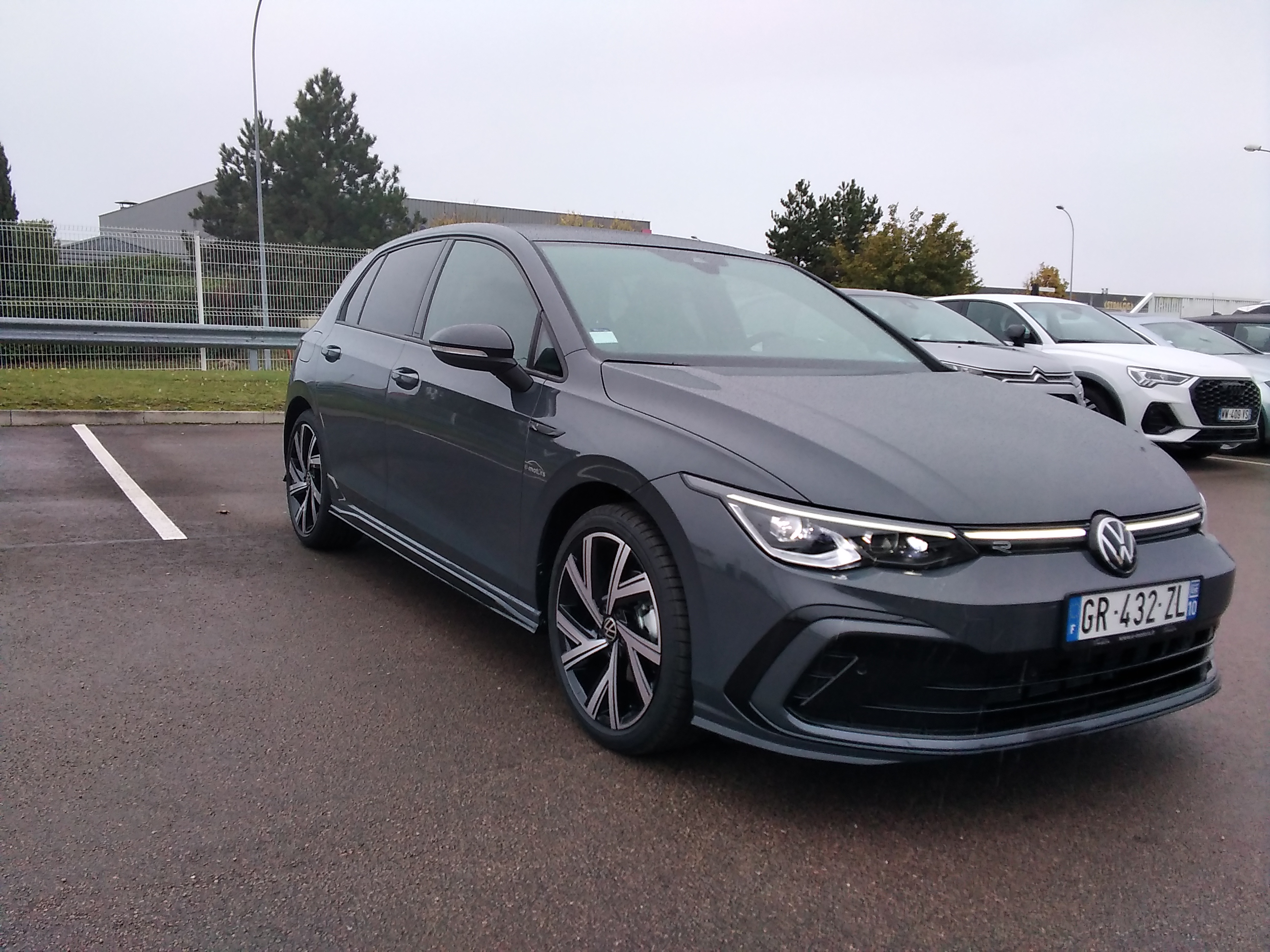 Avis-mandataire-auto-Emotors-Volkswagen-Golf-2-0-tdi-150-dsg7-r-line-plus-toit-plus-ja18.