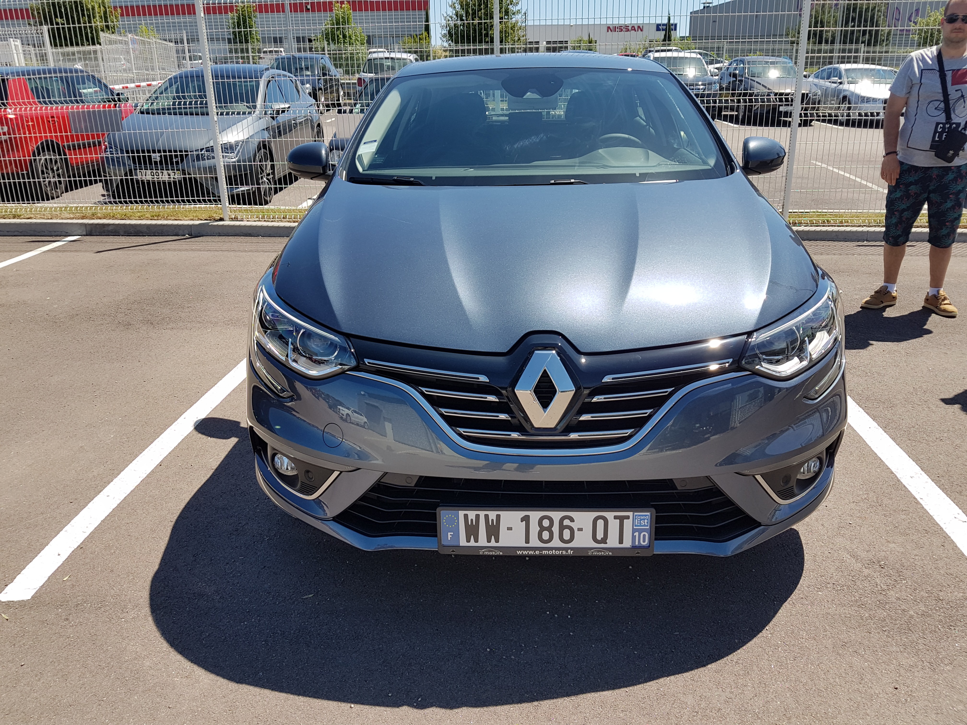 Avis-mandataire-auto-Emotors-Renault-Megane-iv-berline-M-gane-iv-berline-intens-tce-130-energy-plus-park-assist.