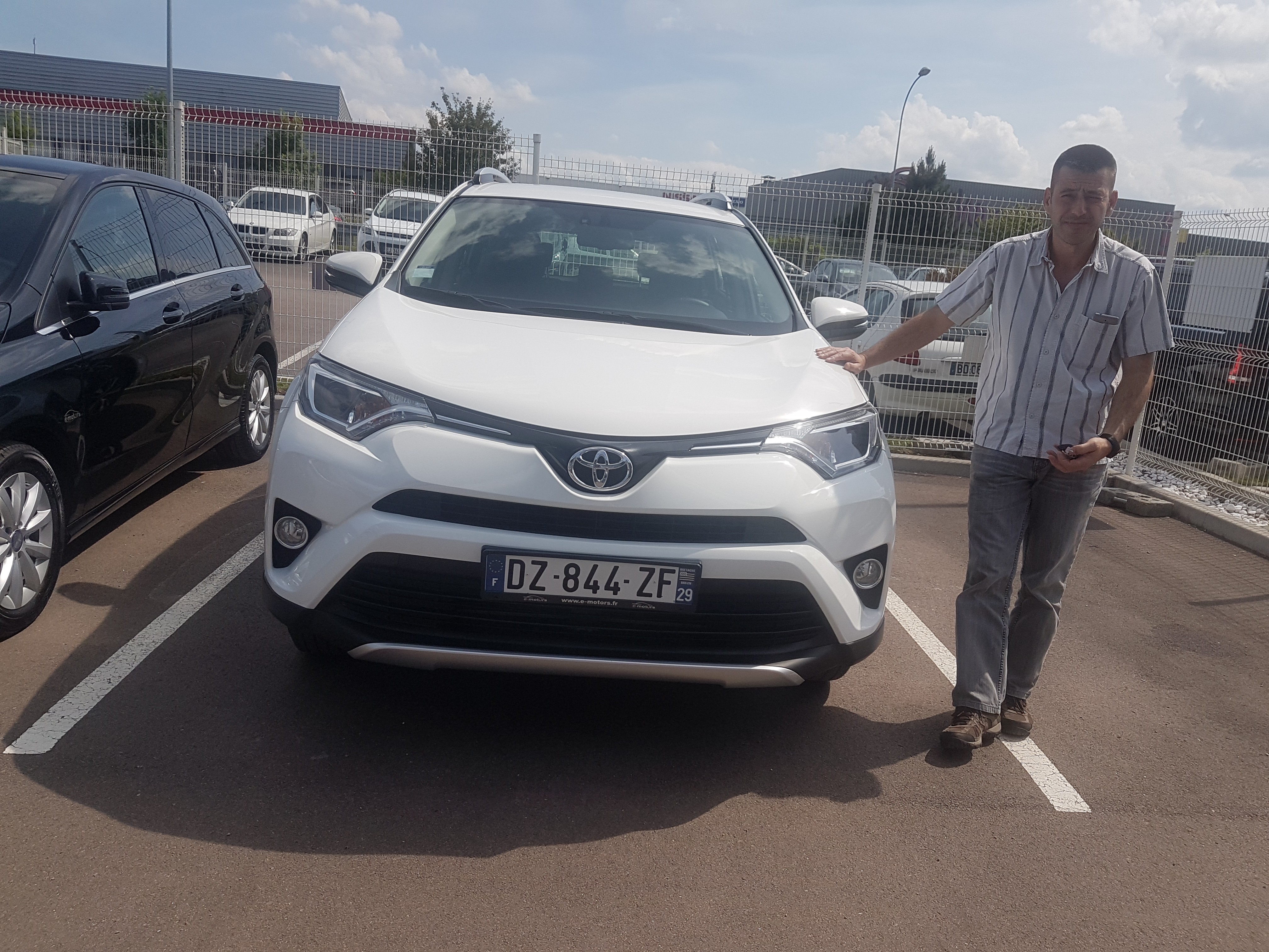 Avis-mandataire-auto-Emotors-Toyota-Rav4-Dynamic-d-4d-143-4x2.