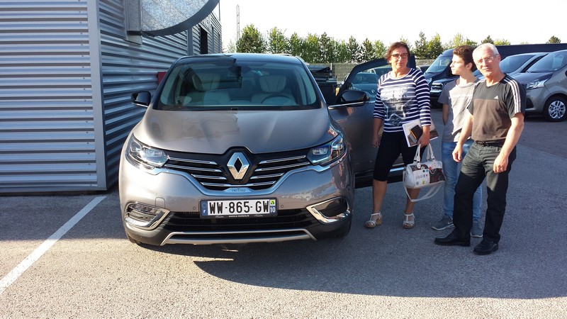 Avis-mandataire-auto-Emotors--Renault-espace-initiale-paris-dci-160-edc-energy-.