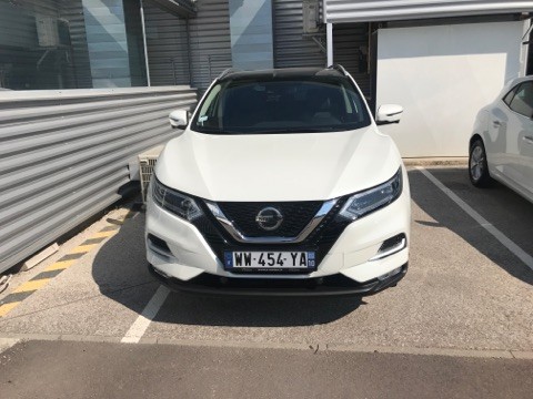 Avis-mandataire-auto-Emotors-Nissan-Qashqai-Tekna-dci-130-4x2-plus-toit-pano.