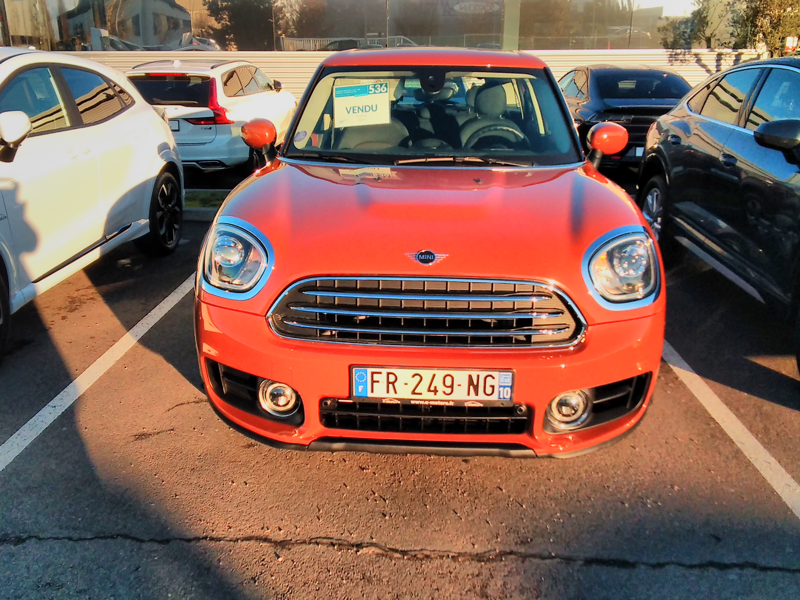 Avis-mandataire-auto-Emotors-Mini-Countryman-102-one-plus-toit-plus-pdc.