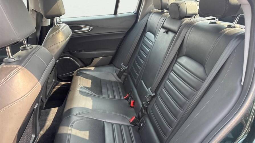 Mandataire Automobile occasion, recherche de Alfa romeo Giulia-2-2-190-ch-at8-ti - E-Motors