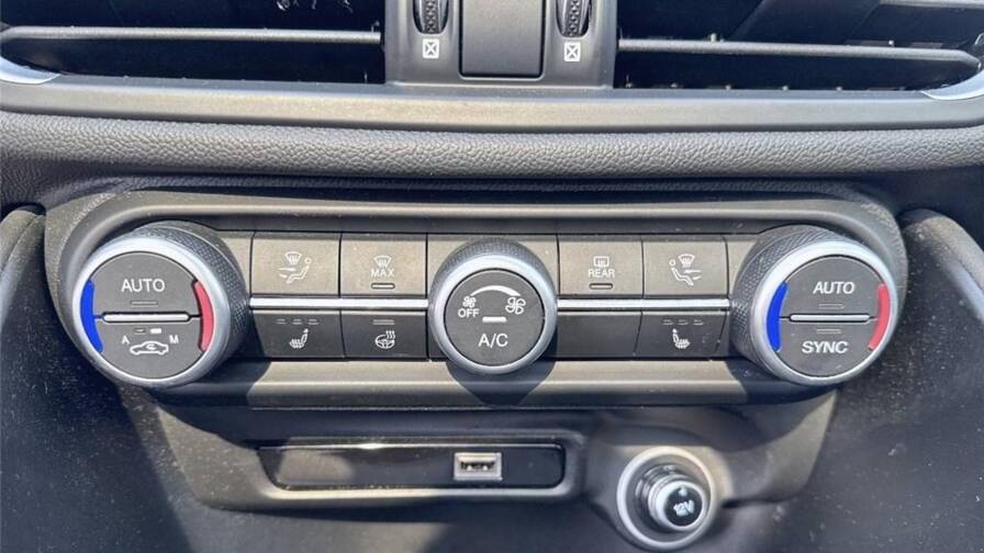 Mandataire Automobile occasion, recherche de Alfa romeo Giulia-2-2-190-ch-at8-ti - E-Motors