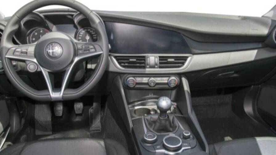 Mandataire Automobile neuf, recherche de Alfa romeo Giulia-2-0-t-280-ch-at8-q4-sprint - E-Motors