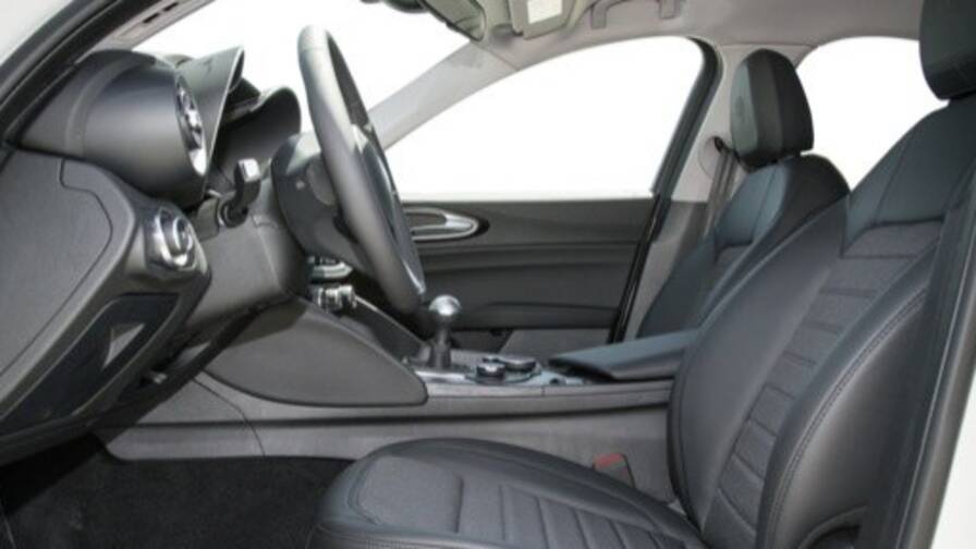 Mandataire Automobile neuf, recherche de Alfa romeo Giulia-2-2-160-ch-at8-veloce - E-Motors