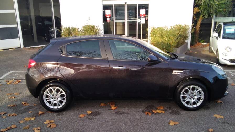 Mandataire Automobile occasion, recherche de Alfa romeo Giulietta-s-rie-2-1-6-jtdm-120-ch-s-s-super - E-Motors