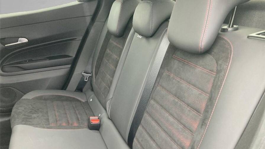 Mandataire Automobile occasion, recherche de Alfa romeo Junior-1-2-ibrida-136-ch-edct6-speciale - E-Motors