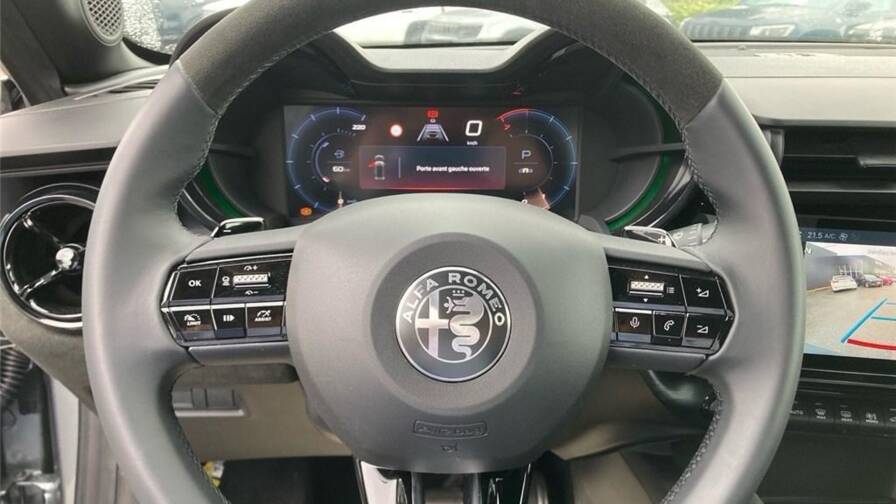 Mandataire Automobile occasion, recherche de Alfa romeo Junior-1-2-ibrida-136-ch-edct6-speciale - E-Motors