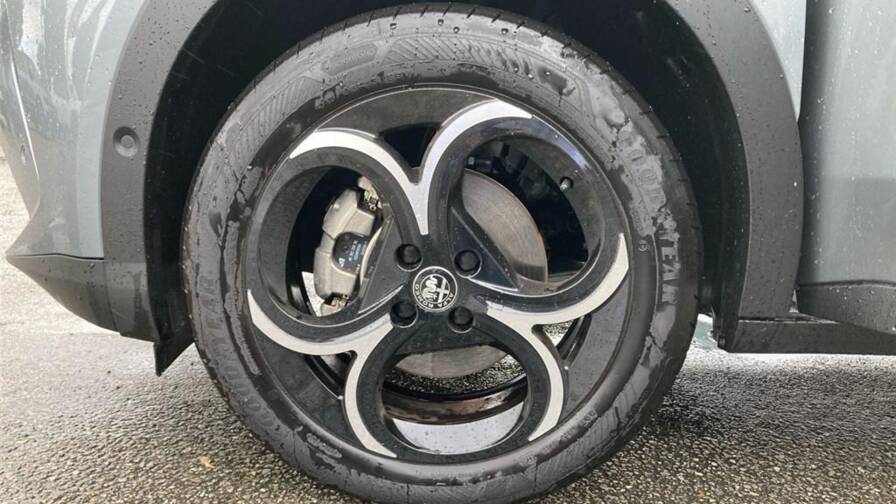 Mandataire Automobile occasion, recherche de Alfa romeo Junior-1-2-ibrida-136-ch-edct6-speciale - E-Motors