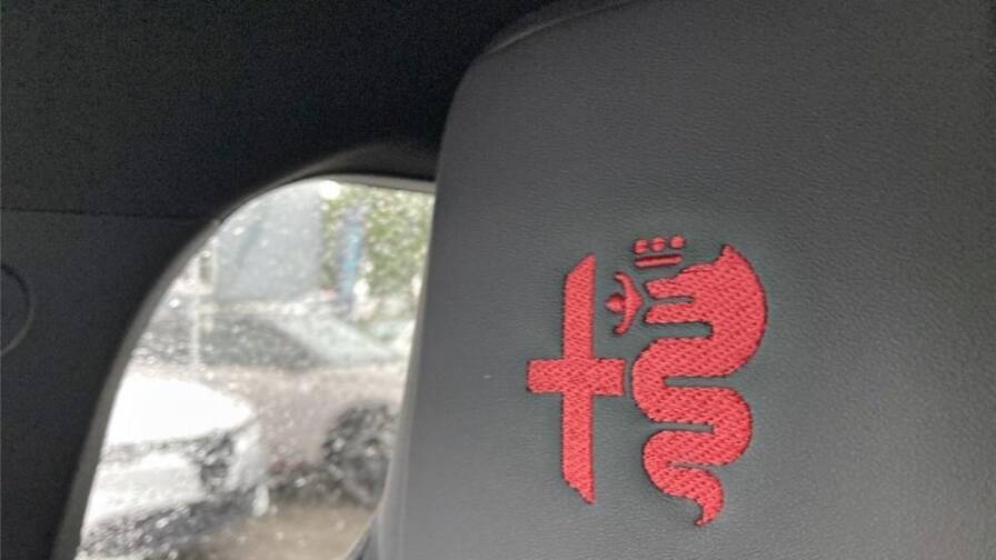 Mandataire Automobile occasion, recherche de Alfa romeo Junior-1-2-ibrida-136-ch-edct6-speciale - E-Motors