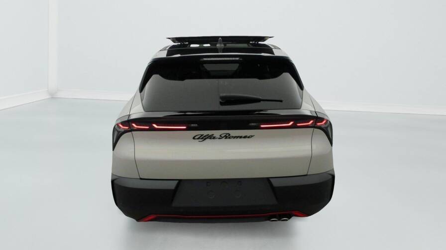 Mandataire Automobile neuf, recherche de Alfa romeo Junior-1-2-ibrida-145-ch-edct6-speciale - E-Motors