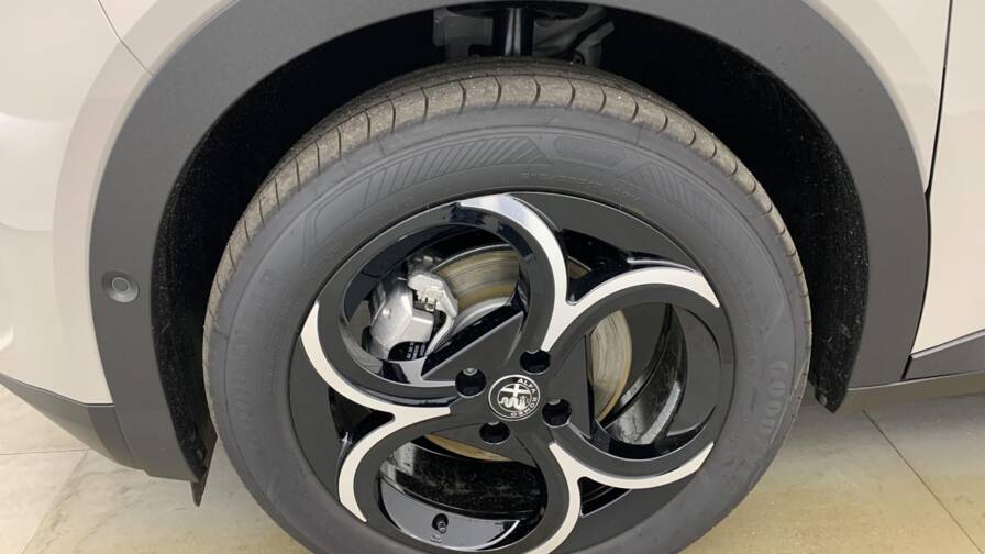 Mandataire Automobile neuf, recherche de Alfa romeo Junior-1-2-ibrida-145-ch-edct6-speciale - E-Motors