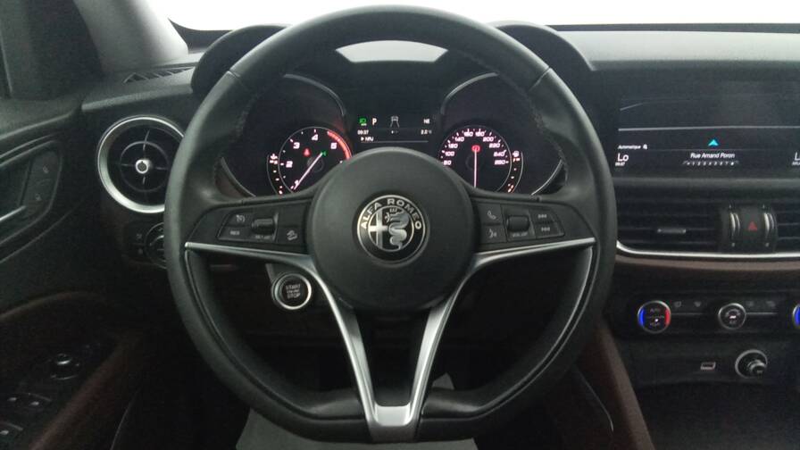 Mandataire Automobile occasion, recherche de Alfa romeo Stelvio-d150-at8-super-cuir-gps - E-Motors