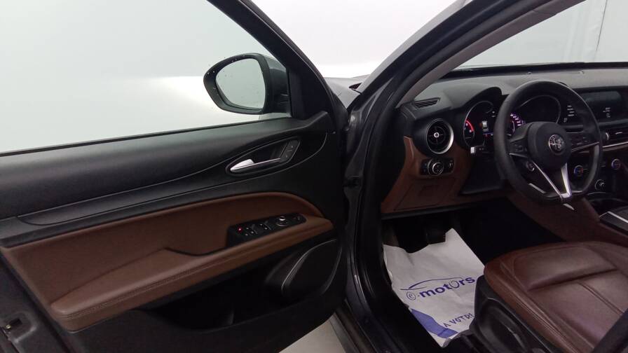 Mandataire Automobile occasion, recherche de Alfa romeo Stelvio-d150-at8-super-cuir-gps - E-Motors