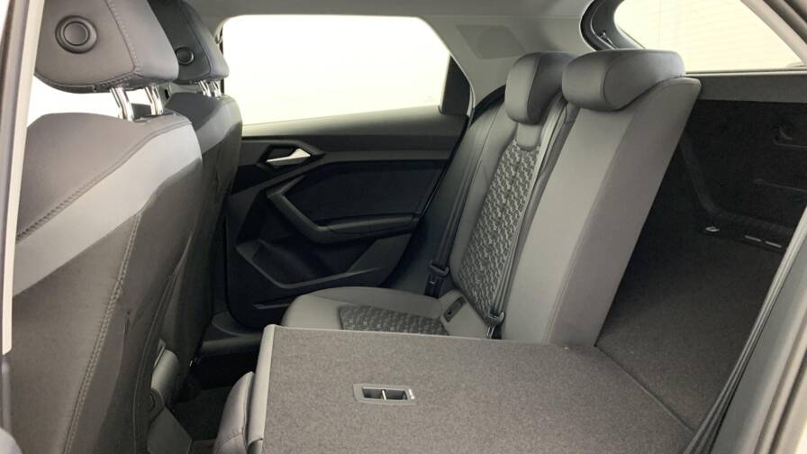 Mandataire Automobile neuf, recherche de Audi A1-sportback-30-tfsi-116-ch-s-tronic-7-design - E-Motors