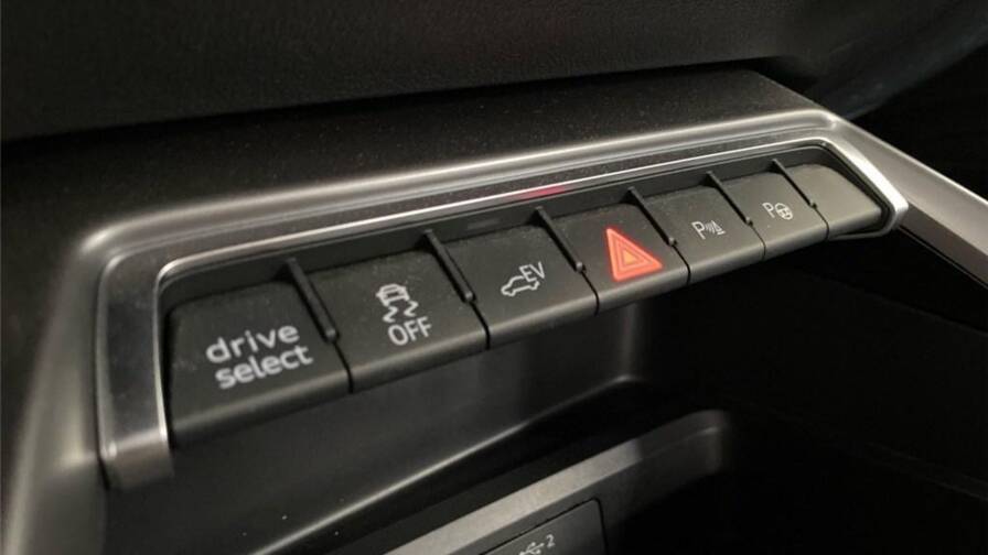 Mandataire Automobile occasion, recherche de Audi A3-s3-rs3-iv-40-tfsie-204-s-tronic-6-business-executive - E-Motors