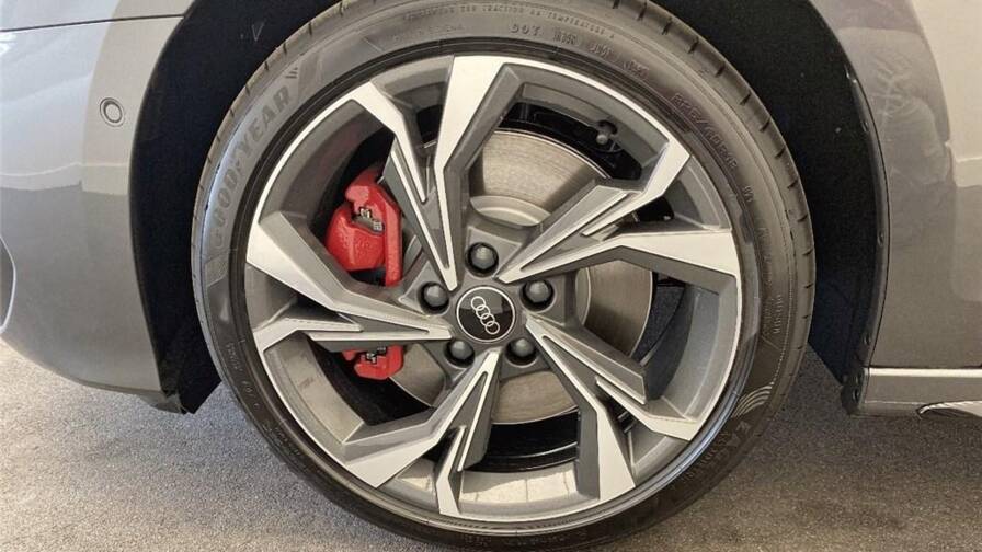 Mandataire Automobile neuf, recherche de Audi A3-s3-rs3-iv-45-tfsi-e-hybride-rechargeable-272-s-tronic-6-s-line - E-Motors