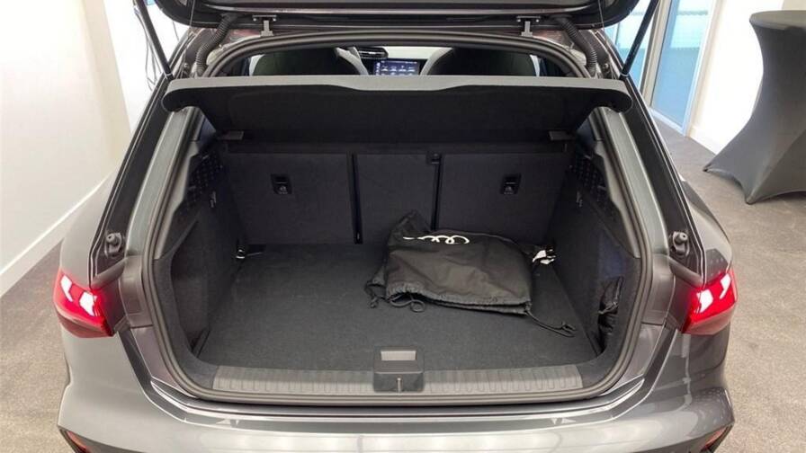 Mandataire Automobile neuf, recherche de Audi A3-s3-rs3-iv-45-tfsi-e-hybride-rechargeable-272-s-tronic-6-s-line - E-Motors