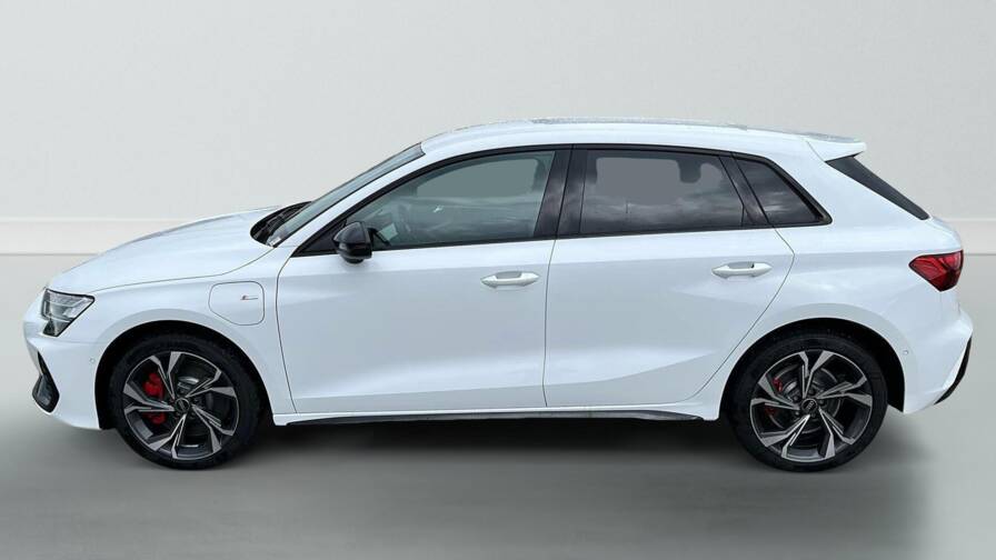 Mandataire Automobile neuf, recherche de Audi A3-sportback-nouvelle-45-tfsi-e-hybride-rechargeable-272-s-tronic-6-s-line - E-Motors