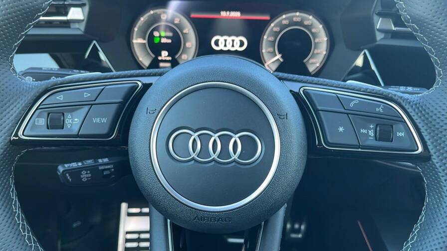 Mandataire Automobile neuf, recherche de Audi A3-sportback-nouvelle-45-tfsi-e-hybride-rechargeable-272-s-tronic-6-s-line - E-Motors