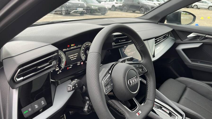 Mandataire Automobile neuf, recherche de Audi A3-sportback-nouvelle-45-tfsi-e-hybride-rechargeable-272-s-tronic-6-s-line - E-Motors