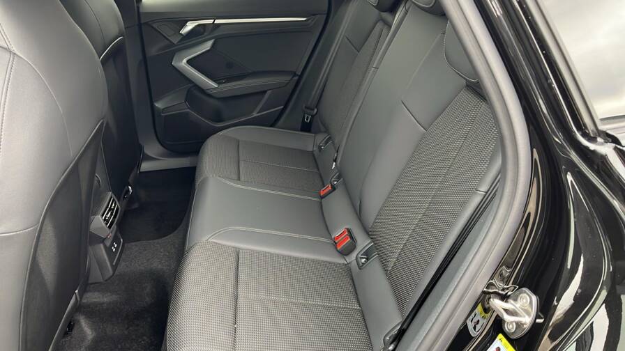 Mandataire Automobile neuf, recherche de Audi A3-sportback-nouvelle-45-tfsi-e-hybride-rechargeable-272-s-tronic-6-s-line - E-Motors