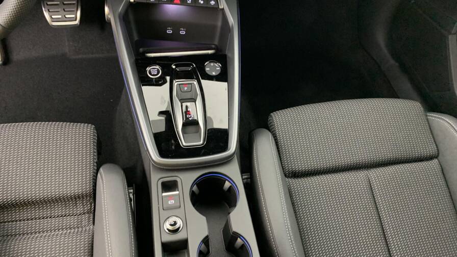 Mandataire Automobile neuf, recherche de Audi A3-sportback-nouvelle-45-tfsi-e-hybride-rechargeable-272-s-tronic-6-s-line - E-Motors