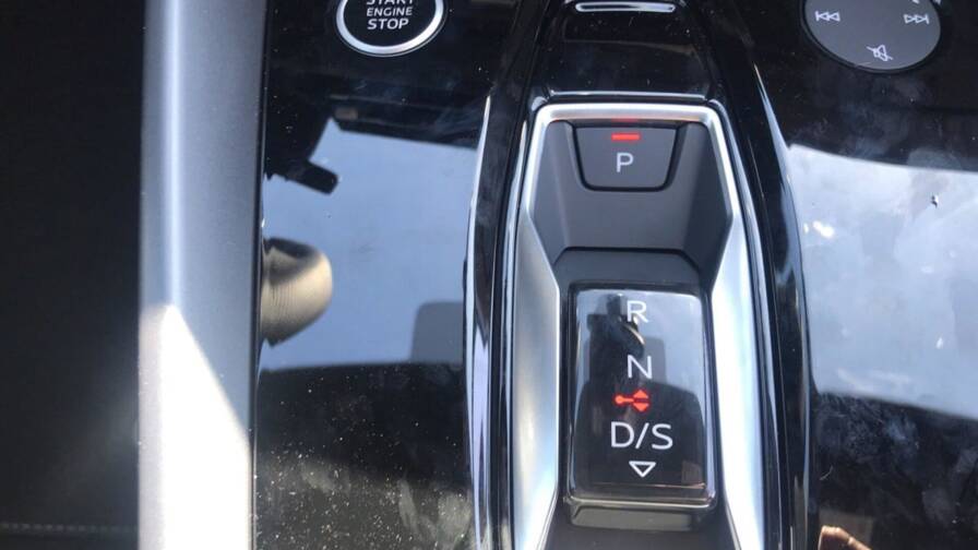 Mandataire Automobile neuf, recherche de Audi A3-sportback-nouvelle-45-tfsi-e-hybride-rechargeable-272-s-tronic-6-s-line - E-Motors
