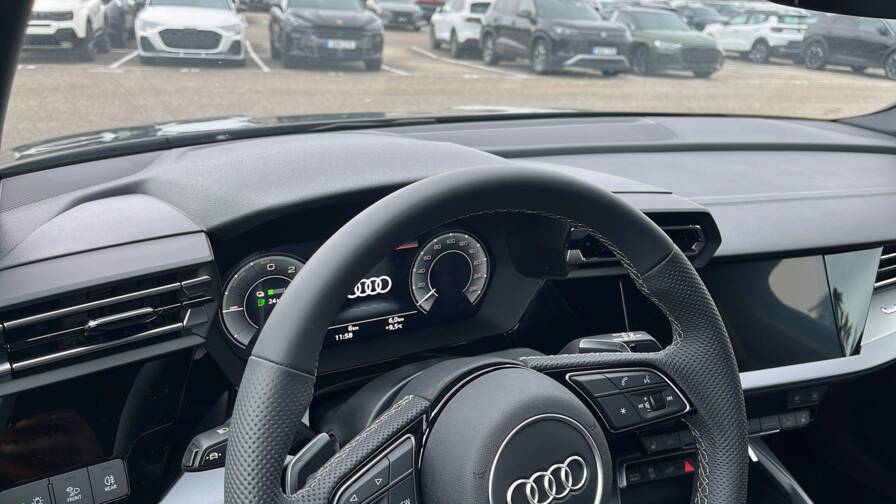 Mandataire Automobile neuf, recherche de Audi A3-sportback-nouvelle-45-tfsi-e-hybride-rechargeable-272-s-tronic-6-s-line - E-Motors