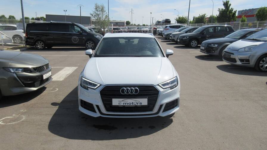 Avis-mandataire-auto-Emotors-Audi-A3-sportback-35-tfsi-150-s-tronic-7-plus-pack-s-line-sur-quip-e.
