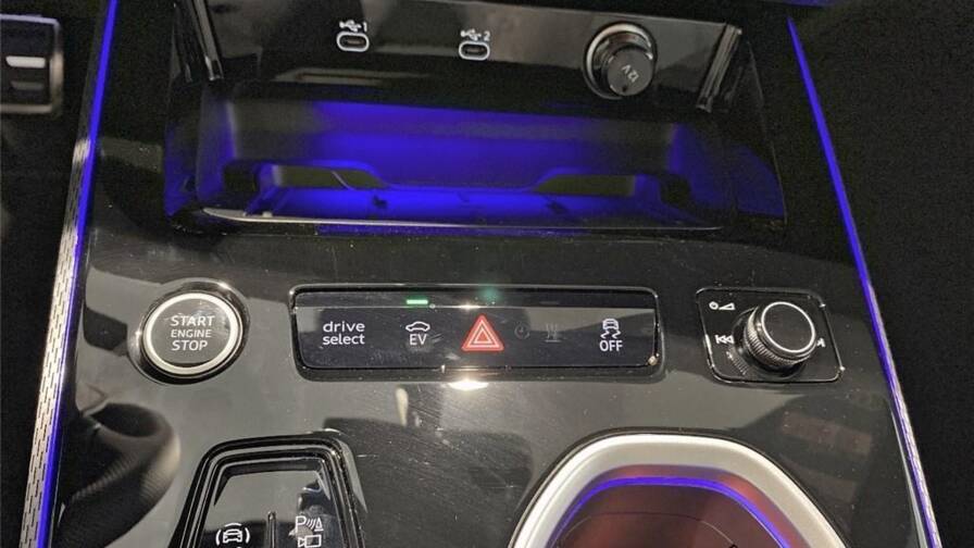 Mandataire Automobile neuf, recherche de Audi A6-vi-e-hybrid-367-ch-s-tronic-7-quattro-s-line - E-Motors