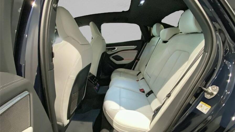 Mandataire Automobile neuf, recherche de Audi A6-vi-e-hybrid-367-ch-s-tronic-7-quattro-s-line - E-Motors