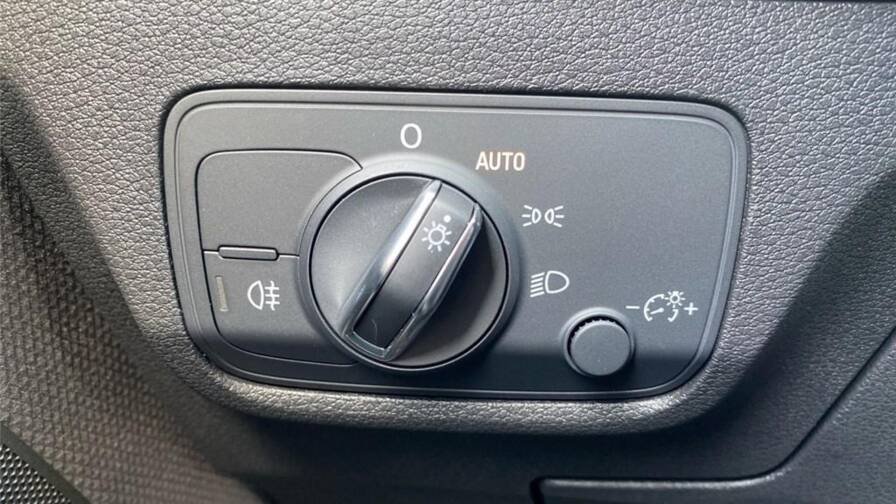 Mandataire Automobile occasion, recherche de Audi Q2-35-tfsi-150-s-tronic-7-design - E-Motors