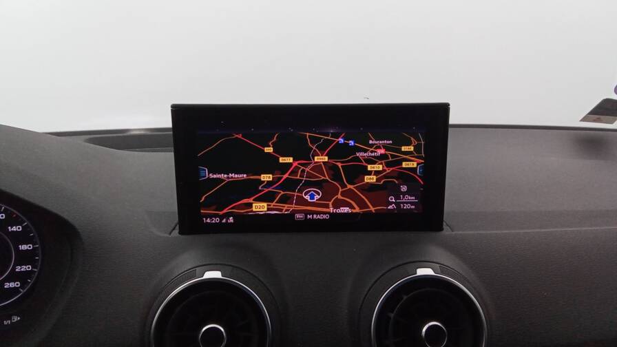 Mandataire Automobile occasion, recherche de Audi Q2-35-tfsi-150-s-tronic-7-design-plus-cam-ra-plus-pdc-av - E-Motors